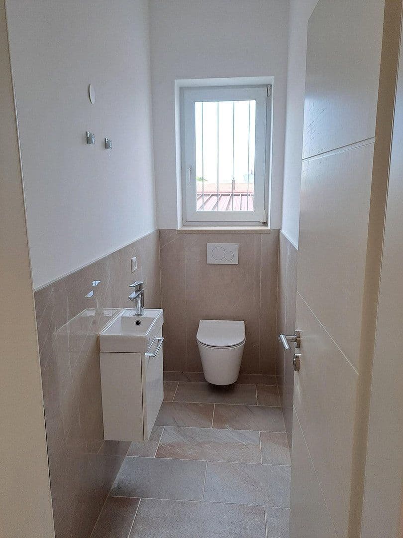 Prenájom kancelárie 115 m², Gilching, Bavorsko Prenájom kancelárie 115 m², Gilching, Bavorsko