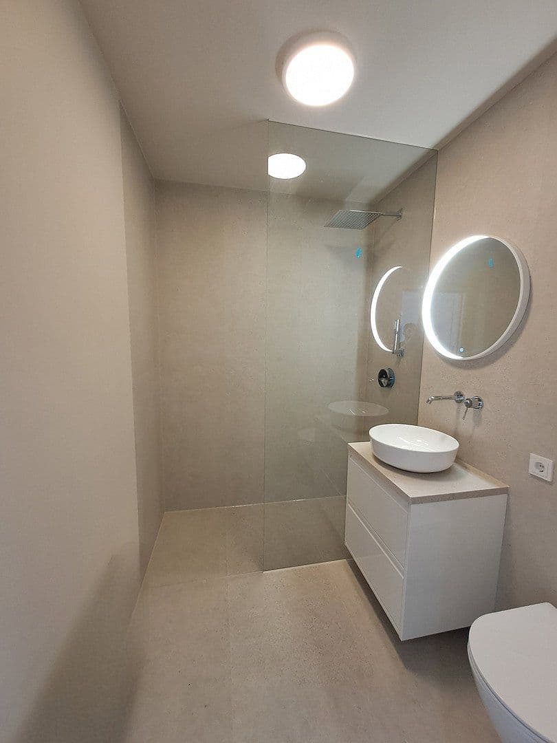 Prenájom bytu 1-izbový 35 m², München, Bavorsko Prenájom bytu 1-izbový 35 m², München, Bavorsko