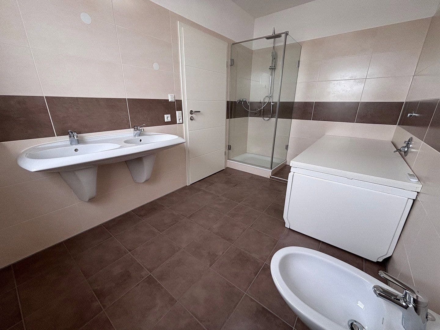 Prenájom bytu 7-izbový 245 m², Gilching, Bavorsko Prenájom bytu 7-izbový 245 m², Gilching, Bavorsko
