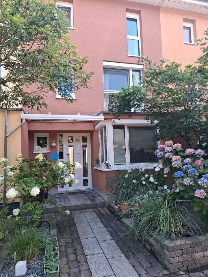 Predaj domu 154 m², pozemok 182 m², Bremen, Brémy Predaj domu 154 m², pozemok 182 m², Bremen, Brémy