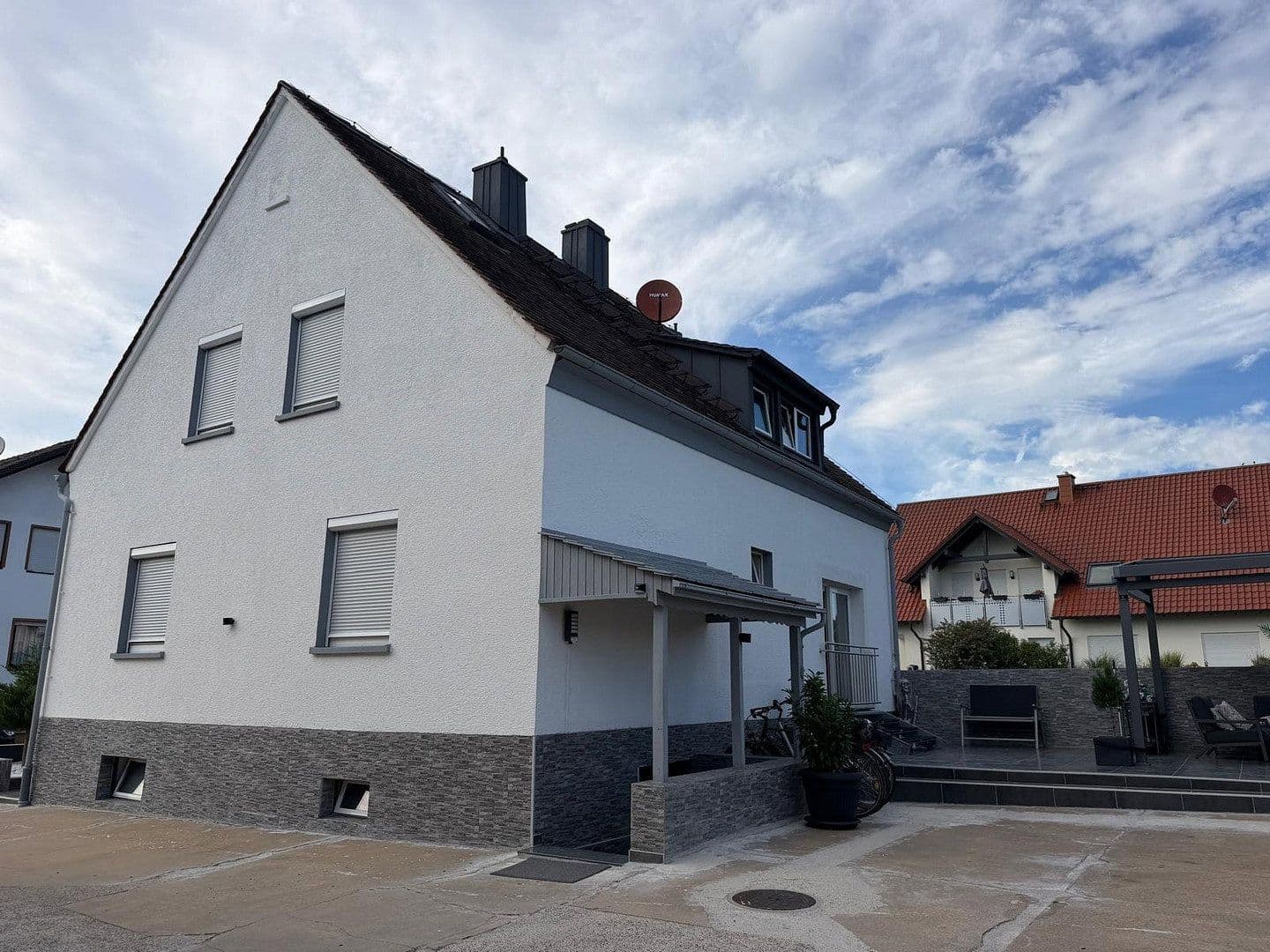 Predaj domu 219 m², pozemok 1.110 m², Kirchäckerstraße 10, Oberhaid, Bavorsko Predaj domu 219 m², pozemok 1.110 m², Kirchäckerstraße 10, Oberhaid, Bavorsko