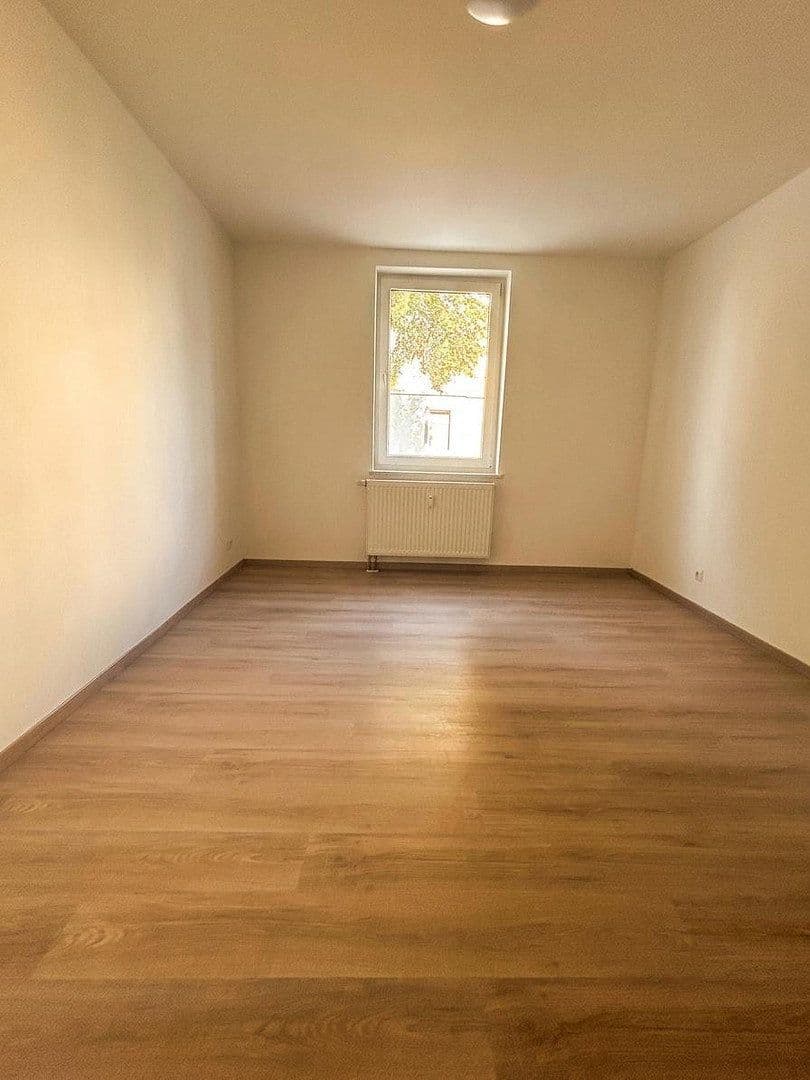 Prenájom bytu 4-izbový 88 m², Bernburger Straße 16, Dessau-Roßlau, Sasko-Anhaltsko Prenájom bytu 4-izbový 88 m², Bernburger Straße 16, Dessau-Roßlau, Sasko-Anhaltsko