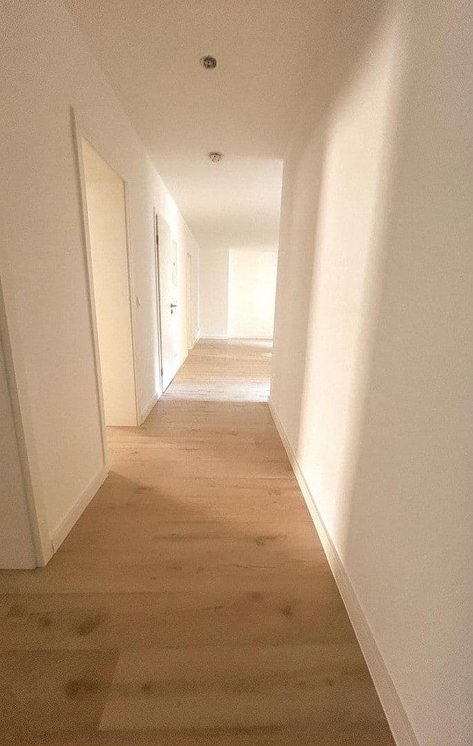 Prenájom bytu 4-izbový 88 m², Bernburger Straße 16, Dessau-Roßlau, Sasko-Anhaltsko Prenájom bytu 4-izbový 88 m², Bernburger Straße 16, Dessau-Roßlau, Sasko-Anhaltsko