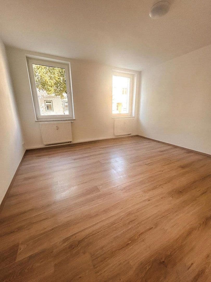 Prenájom bytu 4-izbový 88 m², Bernburger Straße 16, Dessau-Roßlau, Sasko-Anhaltsko Prenájom bytu 4-izbový 88 m², Bernburger Straße 16, Dessau-Roßlau, Sasko-Anhaltsko