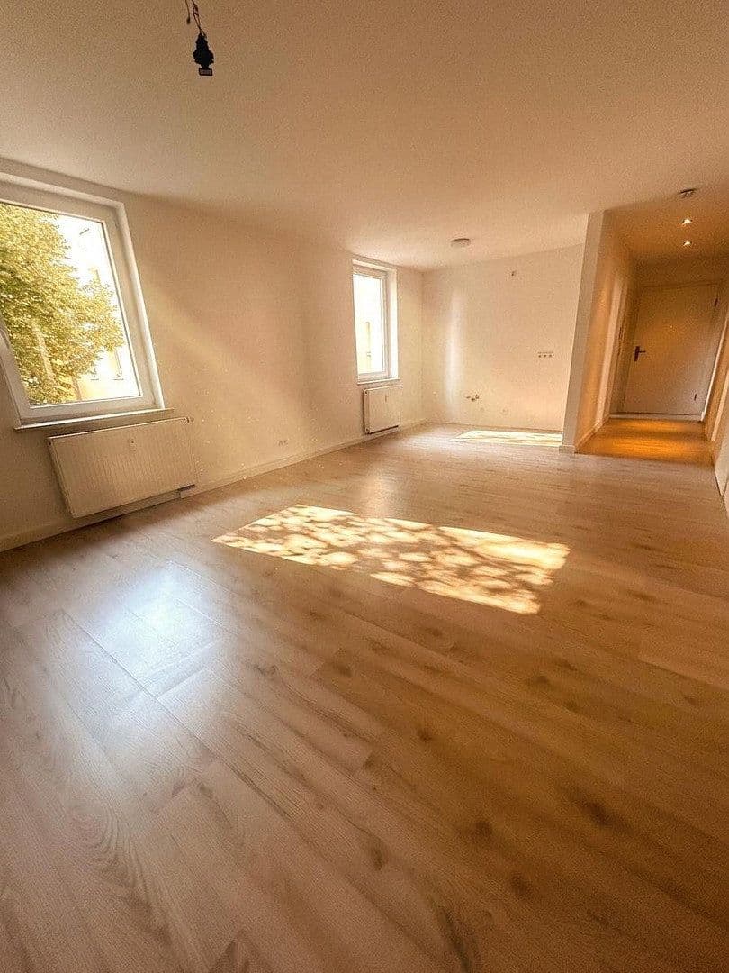 Prenájom bytu 4-izbový 88 m², Bernburger Straße 16, Dessau-Roßlau, Sasko-Anhaltsko Prenájom bytu 4-izbový 88 m², Bernburger Straße 16, Dessau-Roßlau, Sasko-Anhaltsko