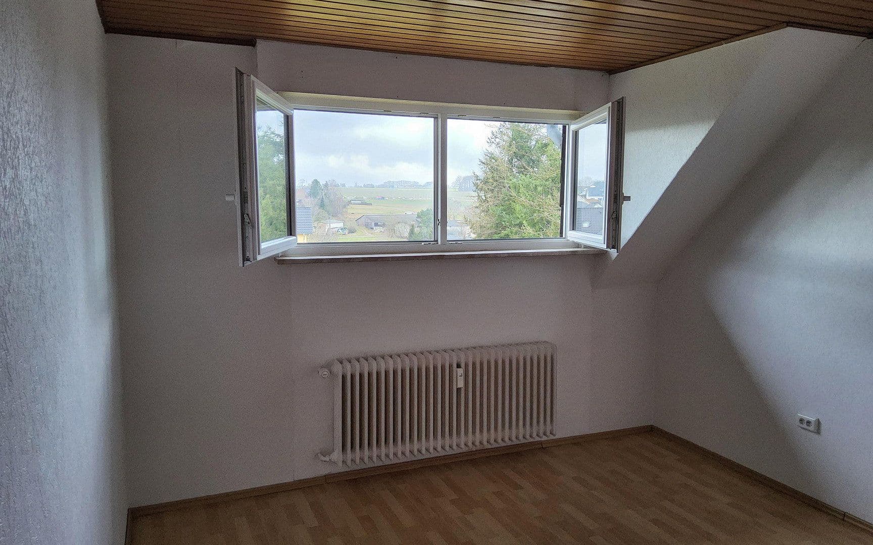 Prenájom bytu 3-izbový 67 m², Rheinböllen, Porýnie-Falcko Prenájom bytu 3-izbový 67 m², Rheinböllen, Porýnie-Falcko