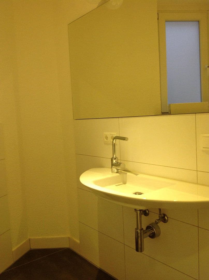 Prenájom bytu 4-izbový 100 m², Duisburg Alt-Hamborn, Severné Porýnie - Westfálsko Prenájom bytu 4-izbový 100 m², Duisburg Alt-Hamborn, Severné Porýnie - Westfálsko