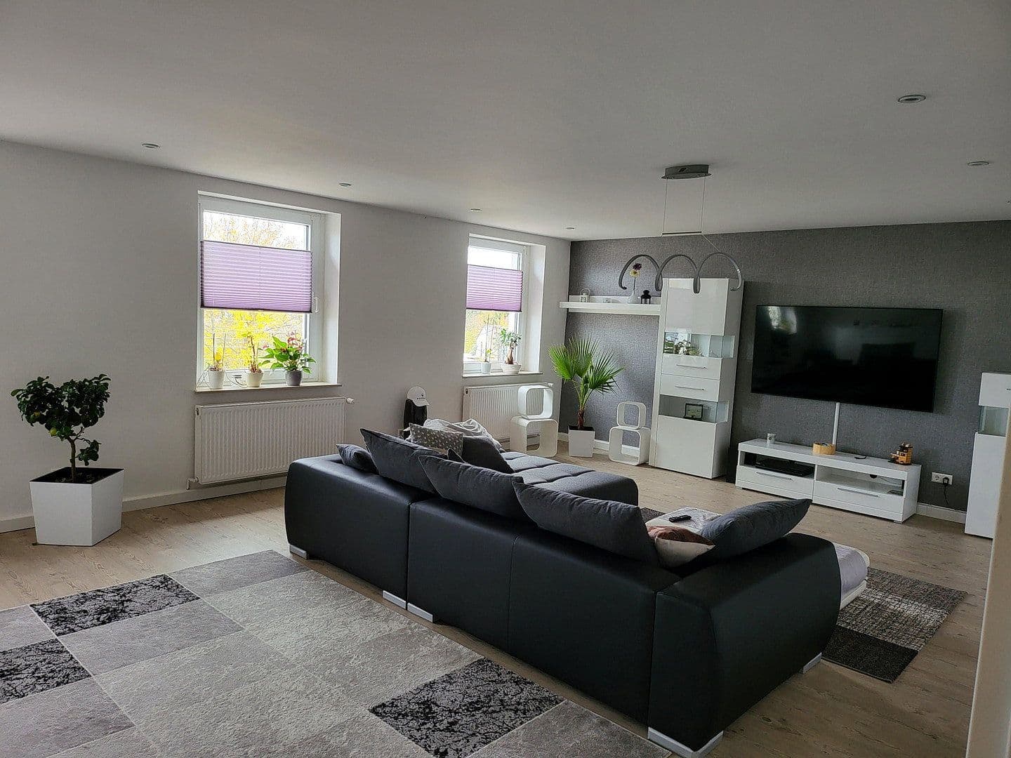 Prenájom bytu 4-izbový 200 m², Waldenburger Straße 87, Glauchau, Sasko Prenájom bytu 4-izbový 200 m², Waldenburger Straße 87, Glauchau, Sasko
