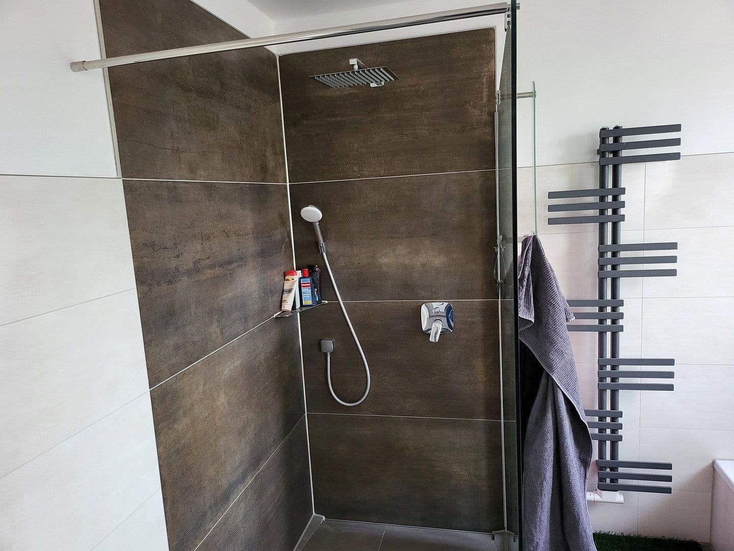 Prenájom bytu 4-izbový 200 m², Waldenburger Straße 87, Glauchau, Sasko Prenájom bytu 4-izbový 200 m², Waldenburger Straße 87, Glauchau, Sasko