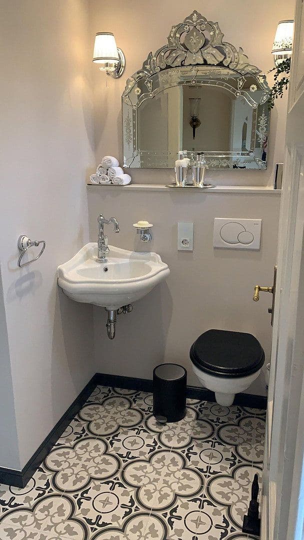 Predaj domu 226 m², pozemok 3.169 m², Neumagen-Dhron, Porýnie-Falcko Predaj domu 226 m², pozemok 3.169 m², Neumagen-Dhron, Porýnie-Falcko