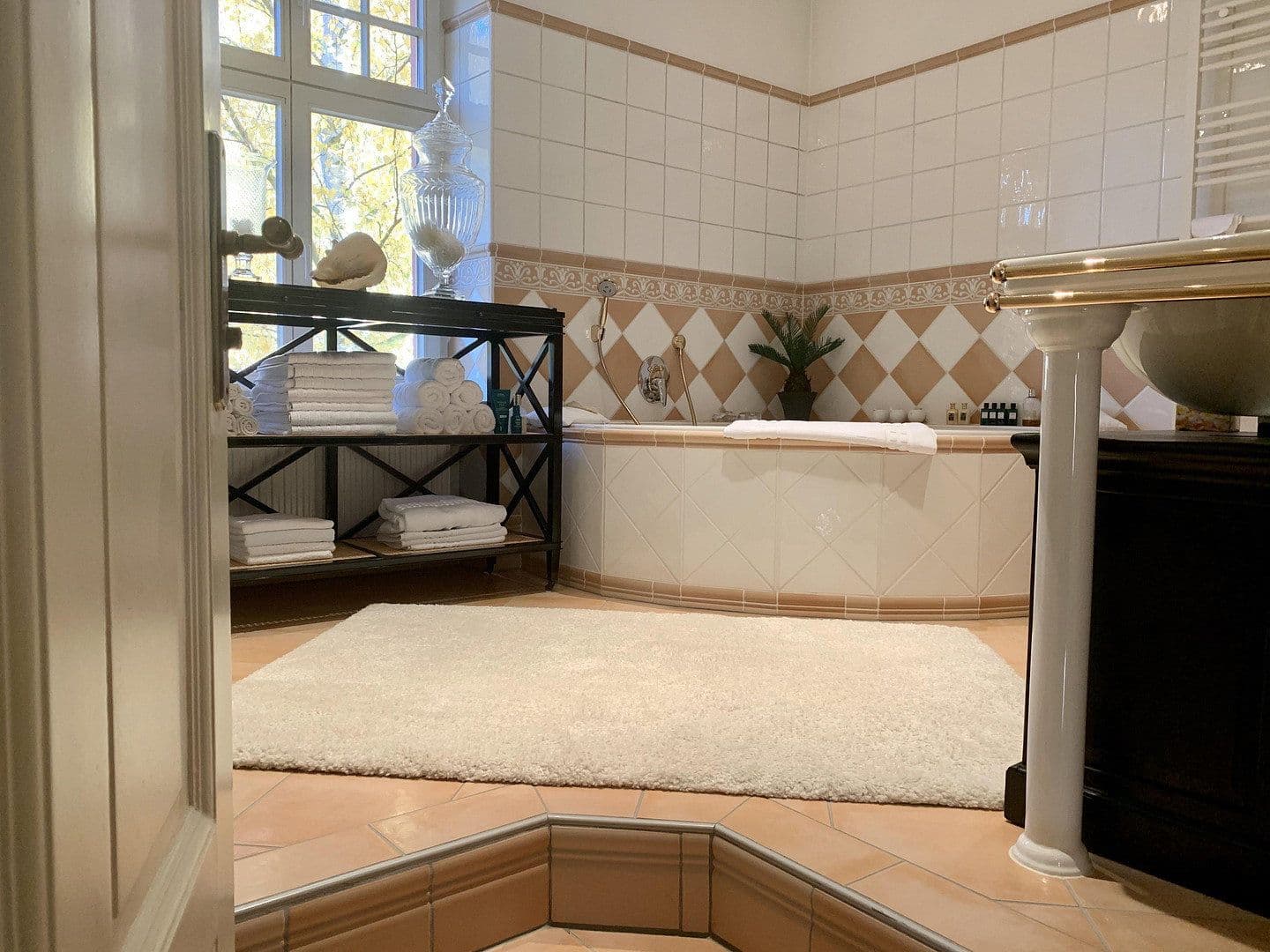 Predaj domu 226 m², pozemok 3.169 m², Neumagen-Dhron, Porýnie-Falcko Predaj domu 226 m², pozemok 3.169 m², Neumagen-Dhron, Porýnie-Falcko