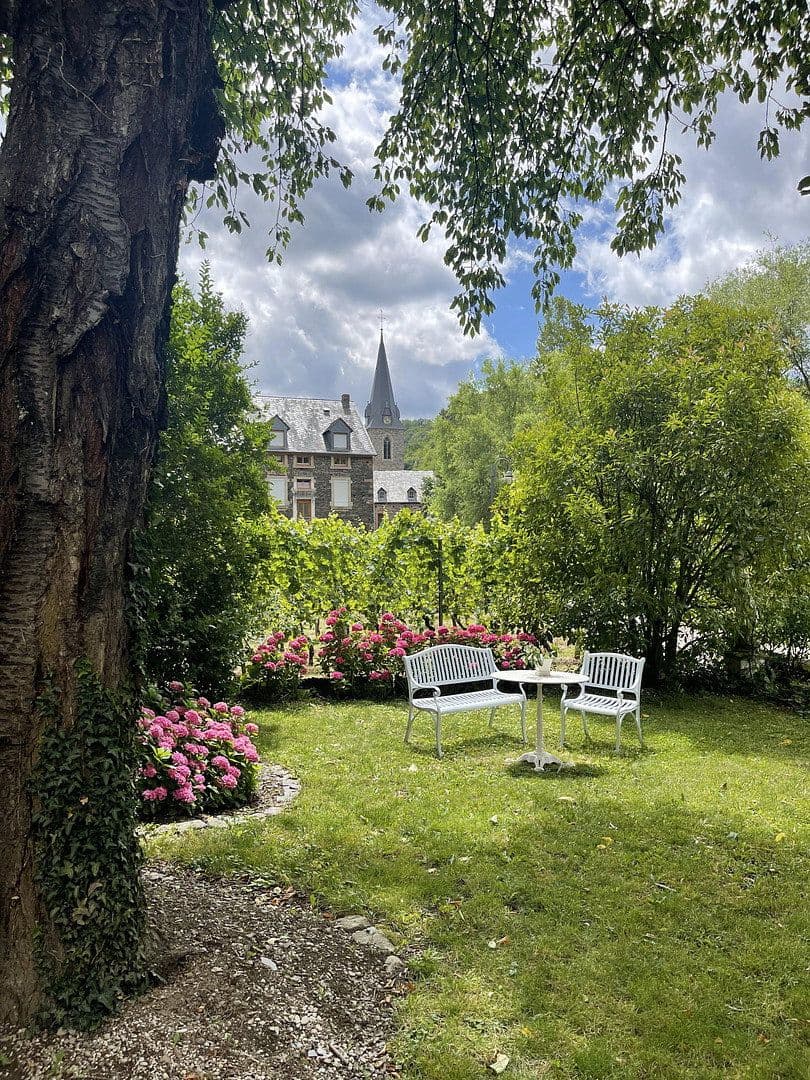 Predaj domu 226 m², pozemok 3.169 m², Neumagen-Dhron, Porýnie-Falcko Predaj domu 226 m², pozemok 3.169 m², Neumagen-Dhron, Porýnie-Falcko