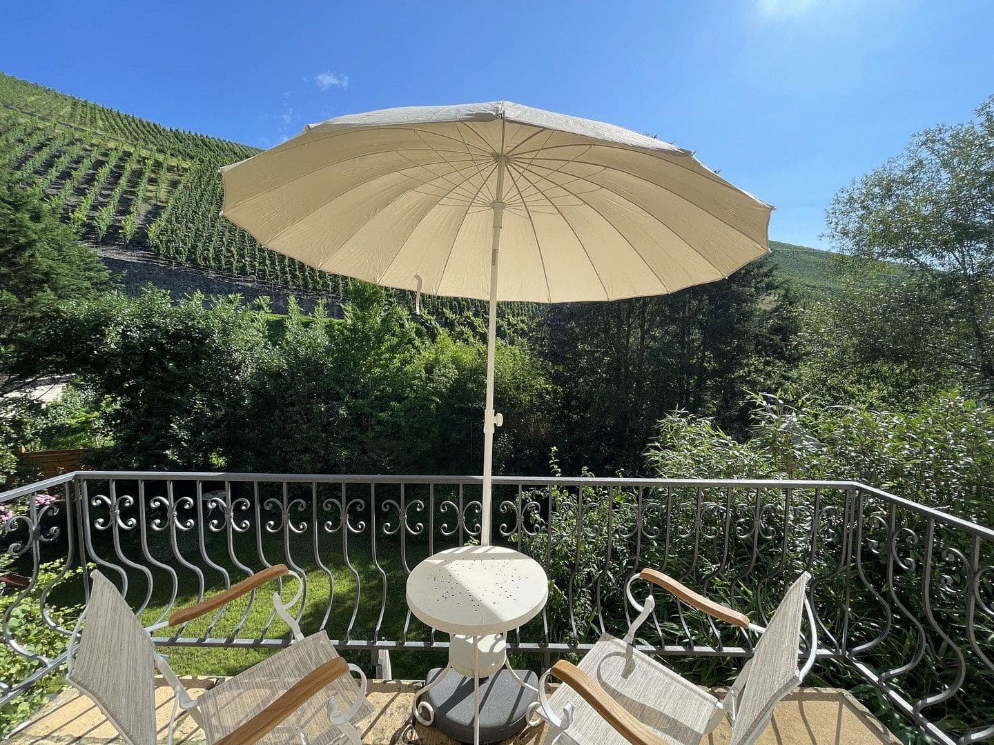 Predaj domu 226 m², pozemok 3.169 m², Neumagen-Dhron, Porýnie-Falcko Predaj domu 226 m², pozemok 3.169 m², Neumagen-Dhron, Porýnie-Falcko