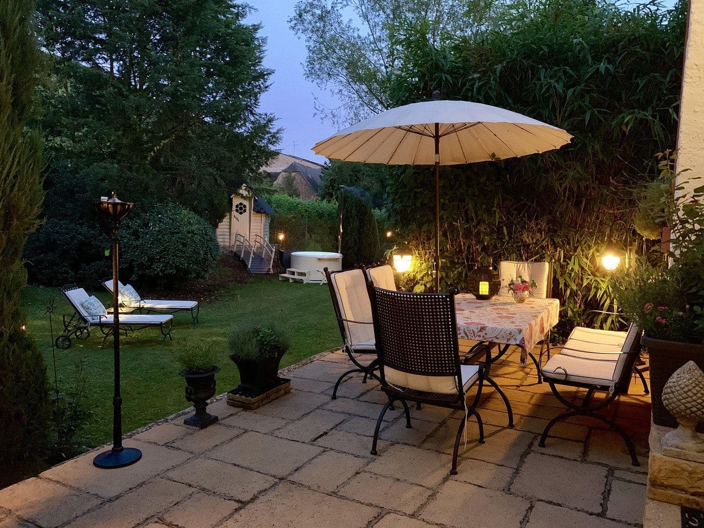 Predaj domu 226 m², pozemok 3.169 m², Neumagen-Dhron, Porýnie-Falcko Predaj domu 226 m², pozemok 3.169 m², Neumagen-Dhron, Porýnie-Falcko