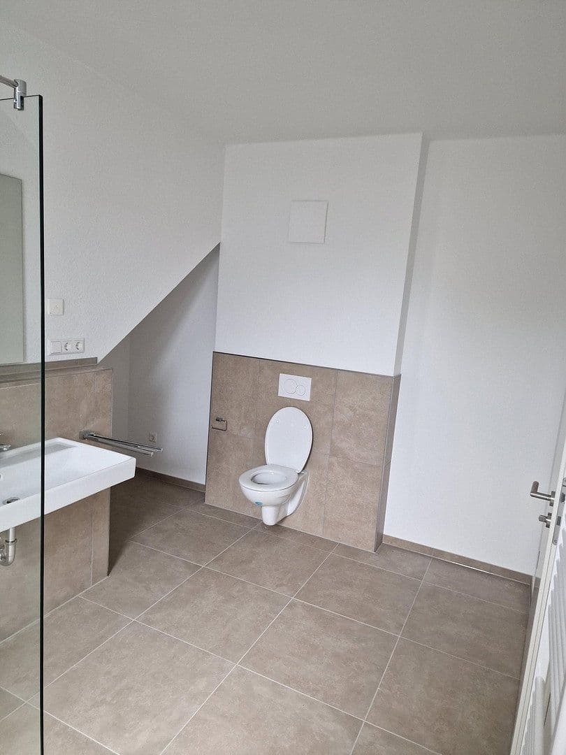 Prenájom bytu 3-izbový 91 m², Wallenhorst, Dolné Sasko Prenájom bytu 3-izbový 91 m², Wallenhorst, Dolné Sasko