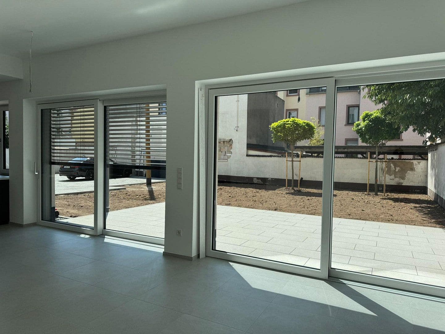 Prenájom bytu 3-izbový 121 m², Frankfurt am Main, Hesensko Prenájom bytu 3-izbový 121 m², Frankfurt am Main, Hesensko