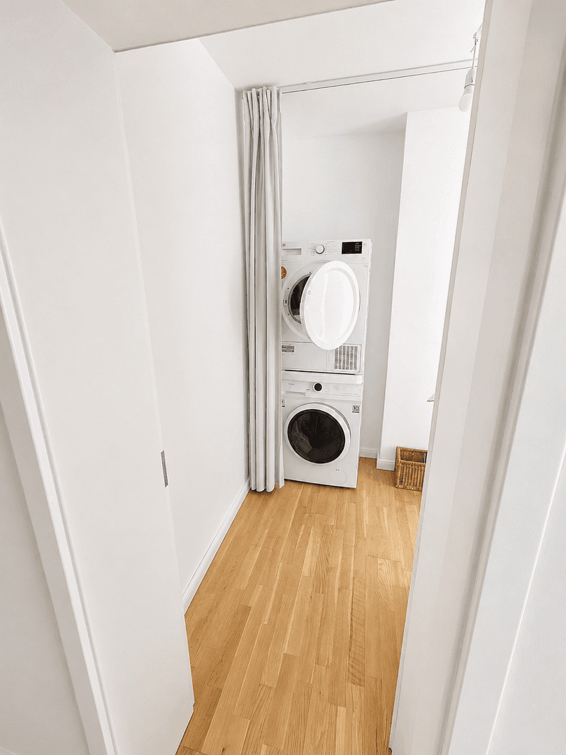 Prenájom bytu 4-izbový 137 m², Wönnichstraße 10, Berlin, Berlín Prenájom bytu 4-izbový 137 m², Wönnichstraße 10, Berlin, Berlín