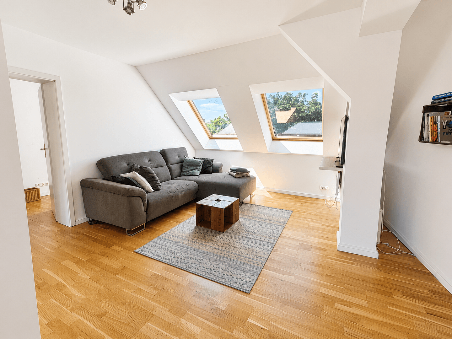 Prenájom bytu 4-izbový 137 m², Wönnichstraße 10, Berlin, Berlín Prenájom bytu 4-izbový 137 m², Wönnichstraße 10, Berlin, Berlín