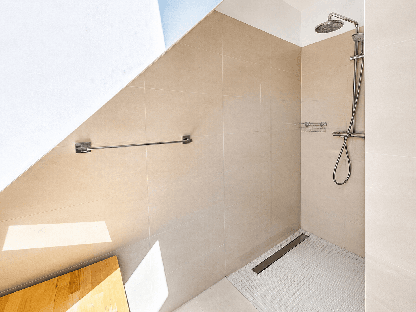 Prenájom bytu 4-izbový 137 m², Wönnichstraße 10, Berlin, Berlín Prenájom bytu 4-izbový 137 m², Wönnichstraße 10, Berlin, Berlín