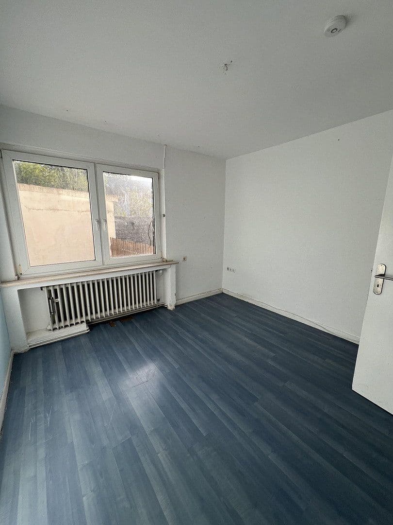 Prenájom bytu 5-izbový 115 m², Hochemmericher Str. 52, Duisburg, Severné Porýnie - Westfálsko Prenájom bytu 5-izbový 115 m², Hochemmericher Str. 52, Duisburg, Severné Porýnie - Westfálsko