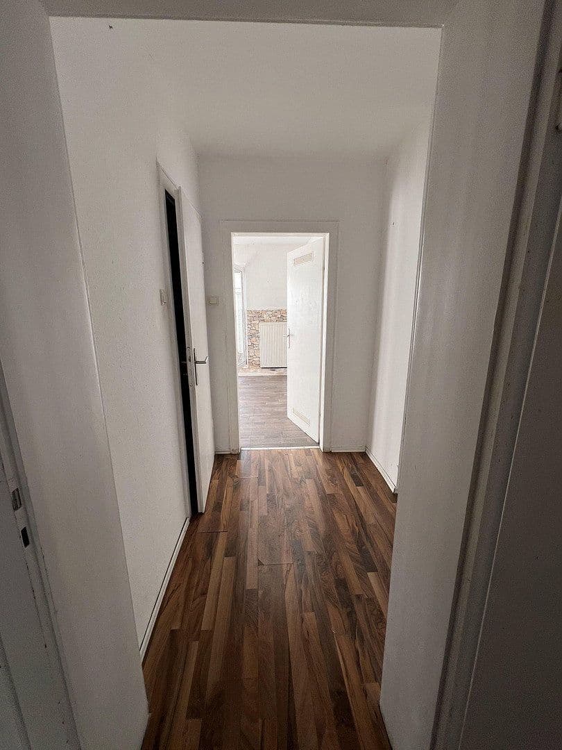 Prenájom bytu 5-izbový 115 m², Hochemmericher Str. 52, Duisburg, Severné Porýnie - Westfálsko Prenájom bytu 5-izbový 115 m², Hochemmericher Str. 52, Duisburg, Severné Porýnie - Westfálsko