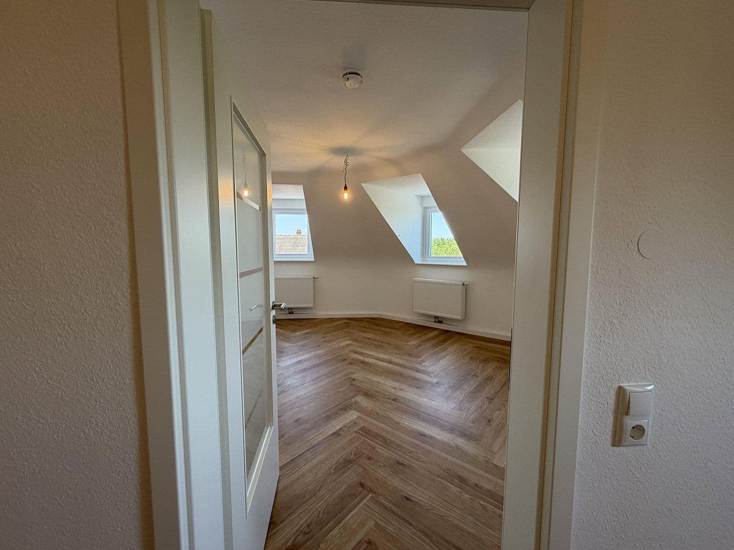 Prenájom bytu 2-izbový 60 m², Kaiserallee 31, Karlsruhe, Bádensko-Wurttembersko Prenájom bytu 2-izbový 60 m², Kaiserallee 31, Karlsruhe, Bádensko-Wurttembersko