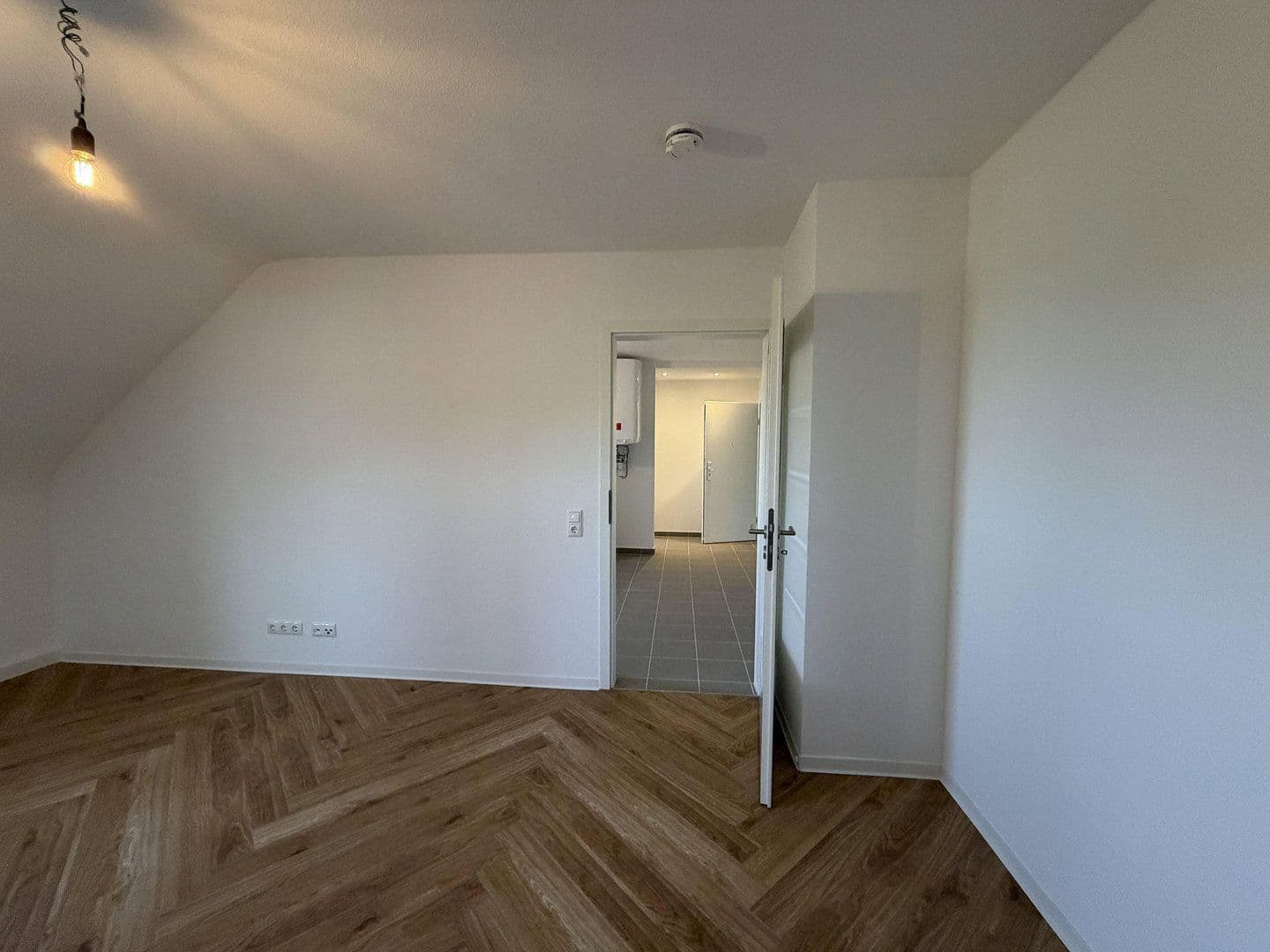 Prenájom bytu 2-izbový 60 m², Kaiserallee 31, Karlsruhe, Bádensko-Wurttembersko Prenájom bytu 2-izbový 60 m², Kaiserallee 31, Karlsruhe, Bádensko-Wurttembersko