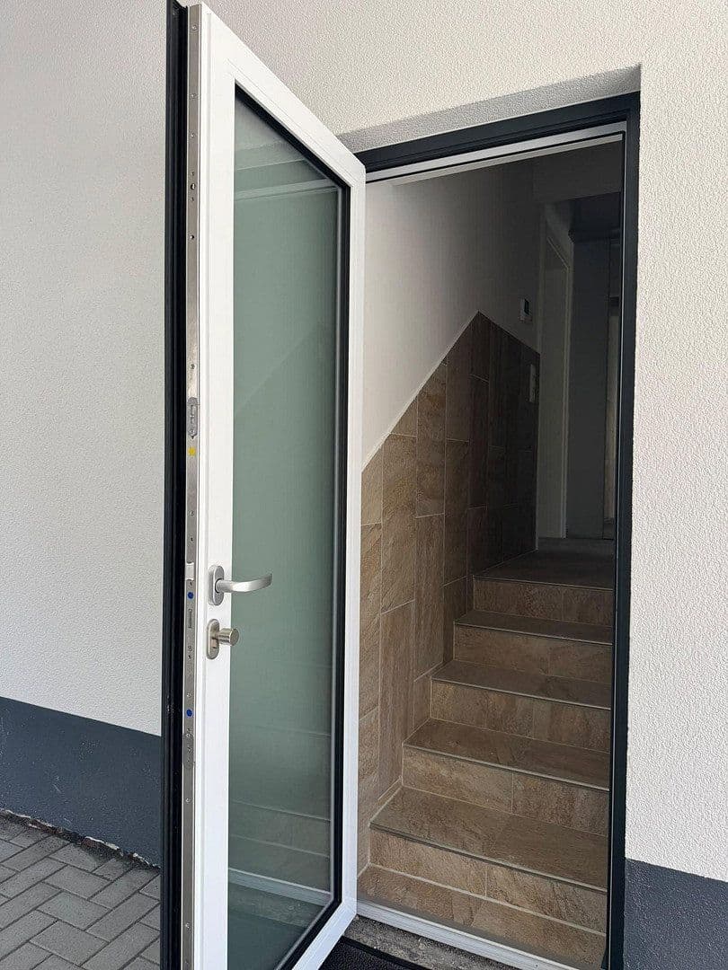 Prenájom bytu 1-izbový 34 m², Frankfurt am Main, Hesensko Prenájom bytu 1-izbový 34 m², Frankfurt am Main, Hesensko