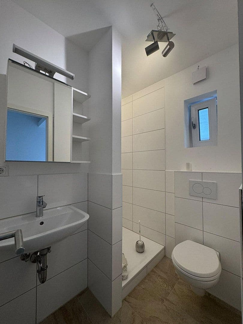 Prenájom bytu 1-izbový 34 m², Frankfurt am Main, Hesensko Prenájom bytu 1-izbový 34 m², Frankfurt am Main, Hesensko