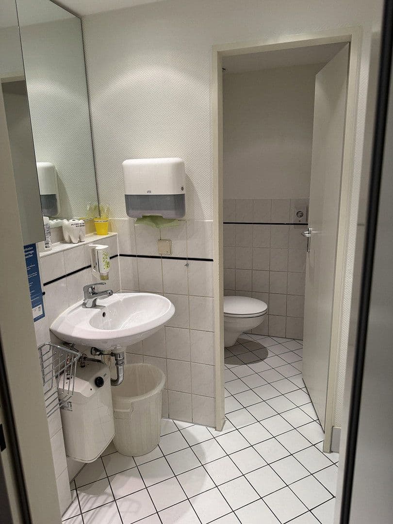 Prenájom kancelárie 180 m², Beckhauser Str. 14, Erkrath, Severné Porýnie - Westfálsko Prenájom kancelárie 180 m², Beckhauser Str. 14, Erkrath, Severné Porýnie - Westfálsko