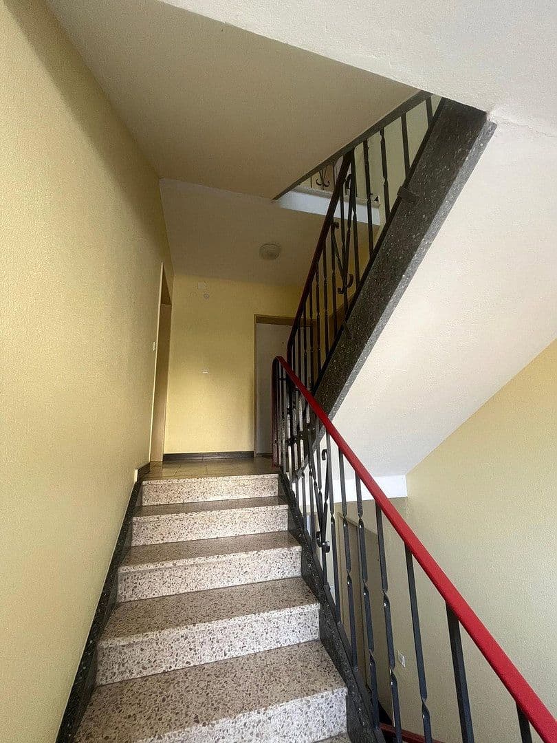Predaj domu 440 m², pozemok 859 m², Bunnenbergstrasse 7, Garbsen, Dolné Sasko Predaj domu 440 m², pozemok 859 m², Bunnenbergstrasse 7, Garbsen, Dolné Sasko