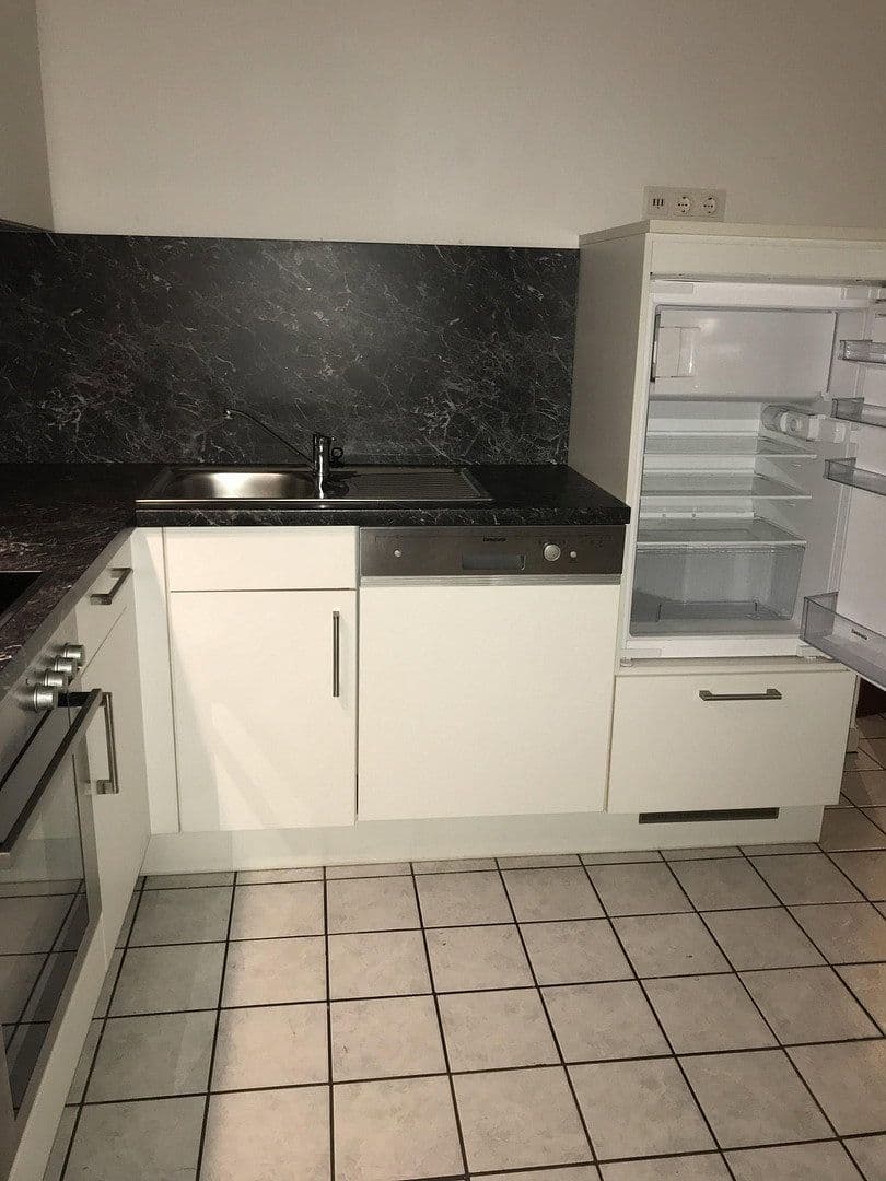 Predaj domu 440 m², pozemok 859 m², Bunnenbergstrasse 7, Garbsen, Dolné Sasko Predaj domu 440 m², pozemok 859 m², Bunnenbergstrasse 7, Garbsen, Dolné Sasko