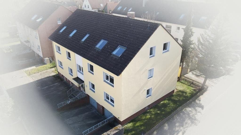 Predaj domu 440 m², pozemok 859 m², Bunnenbergstrasse 7, Garbsen, Dolné Sasko Predaj domu 440 m², pozemok 859 m², Bunnenbergstrasse 7, Garbsen, Dolné Sasko