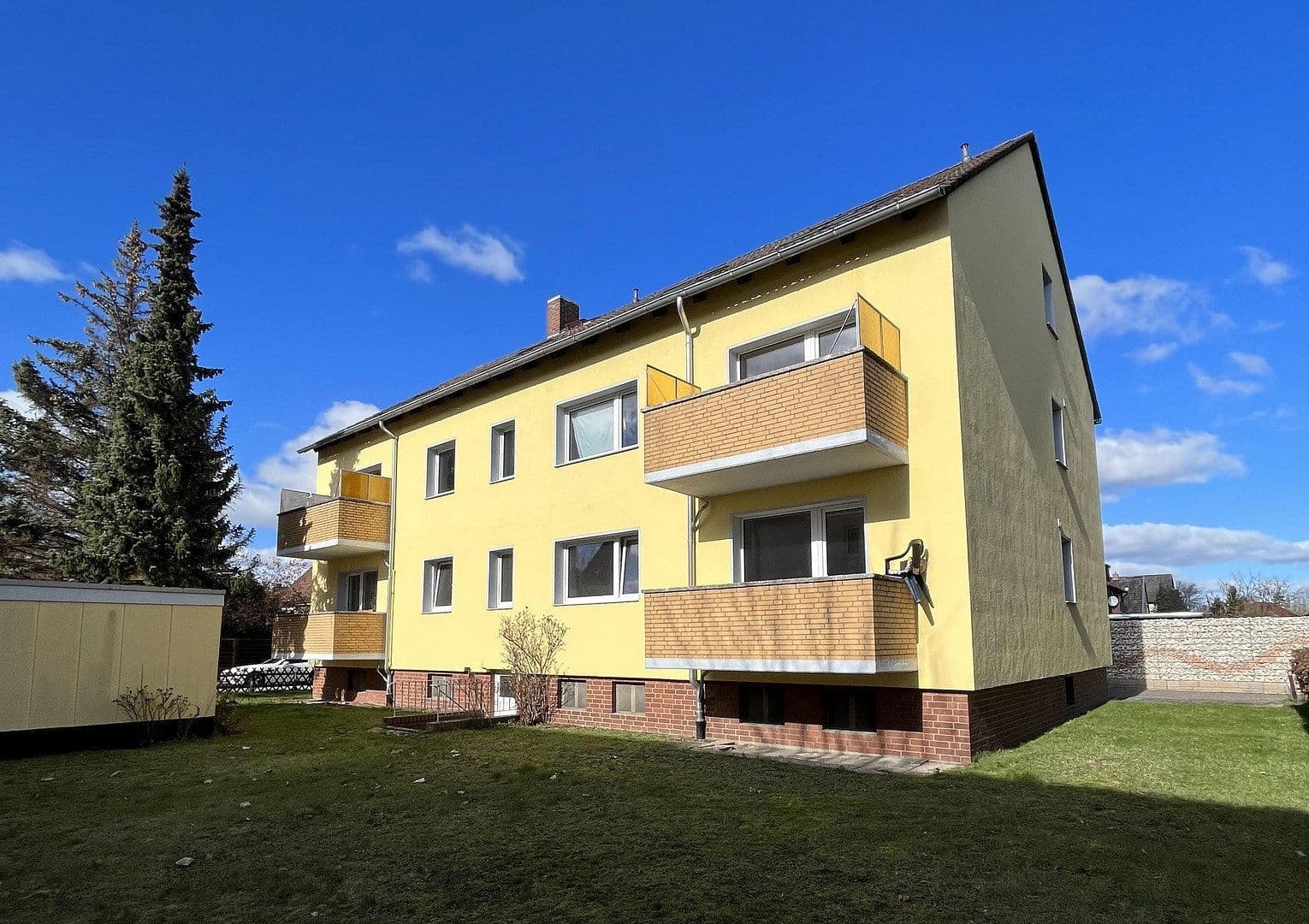 Predaj domu 440 m², pozemok 859 m², Bunnenbergstrasse 7, Garbsen, Dolné Sasko Predaj domu 440 m², pozemok 859 m², Bunnenbergstrasse 7, Garbsen, Dolné Sasko