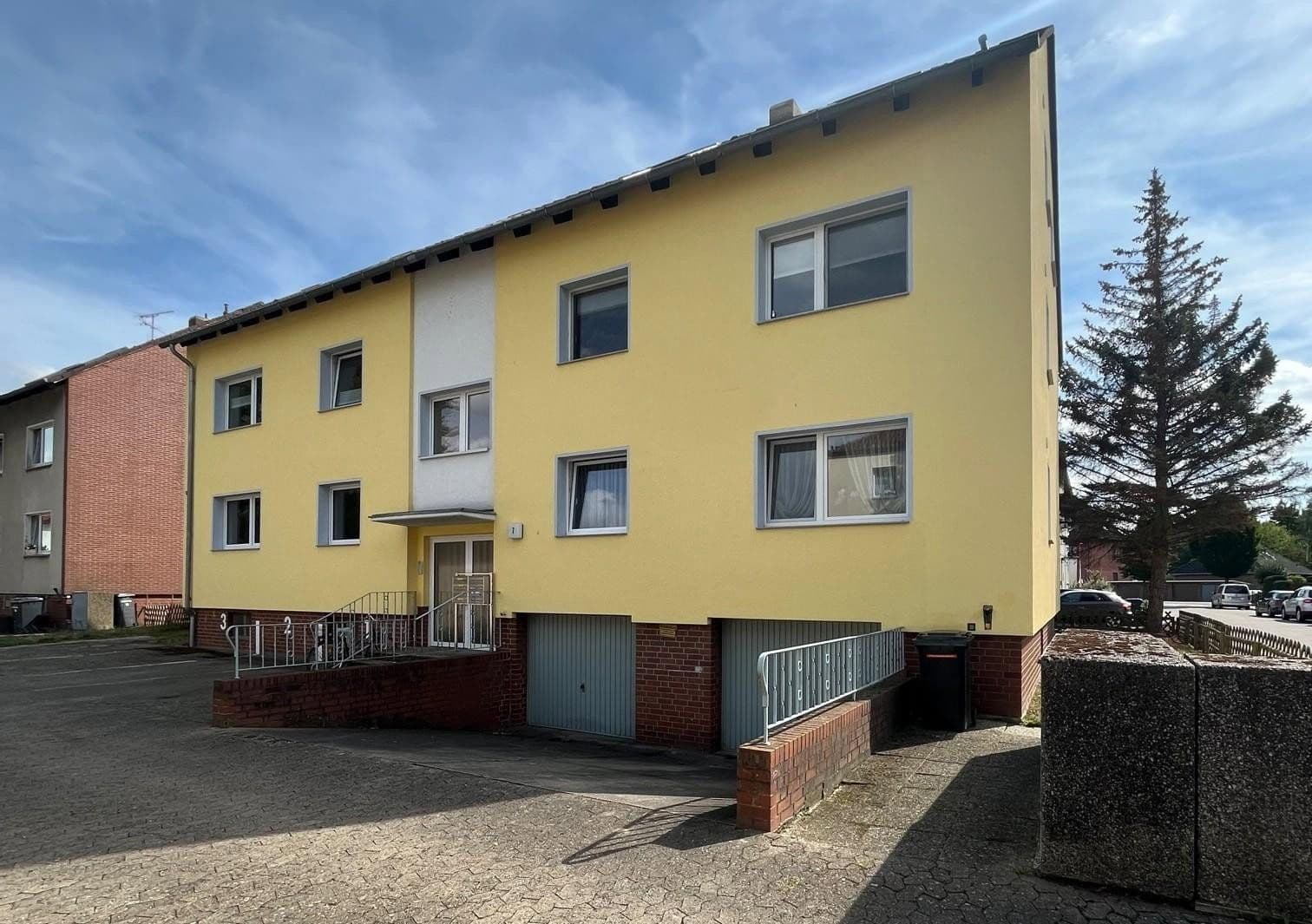 Predaj domu 440 m², pozemok 859 m², Bunnenbergstrasse 7, Garbsen, Dolné Sasko Predaj domu 440 m², pozemok 859 m², Bunnenbergstrasse 7, Garbsen, Dolné Sasko