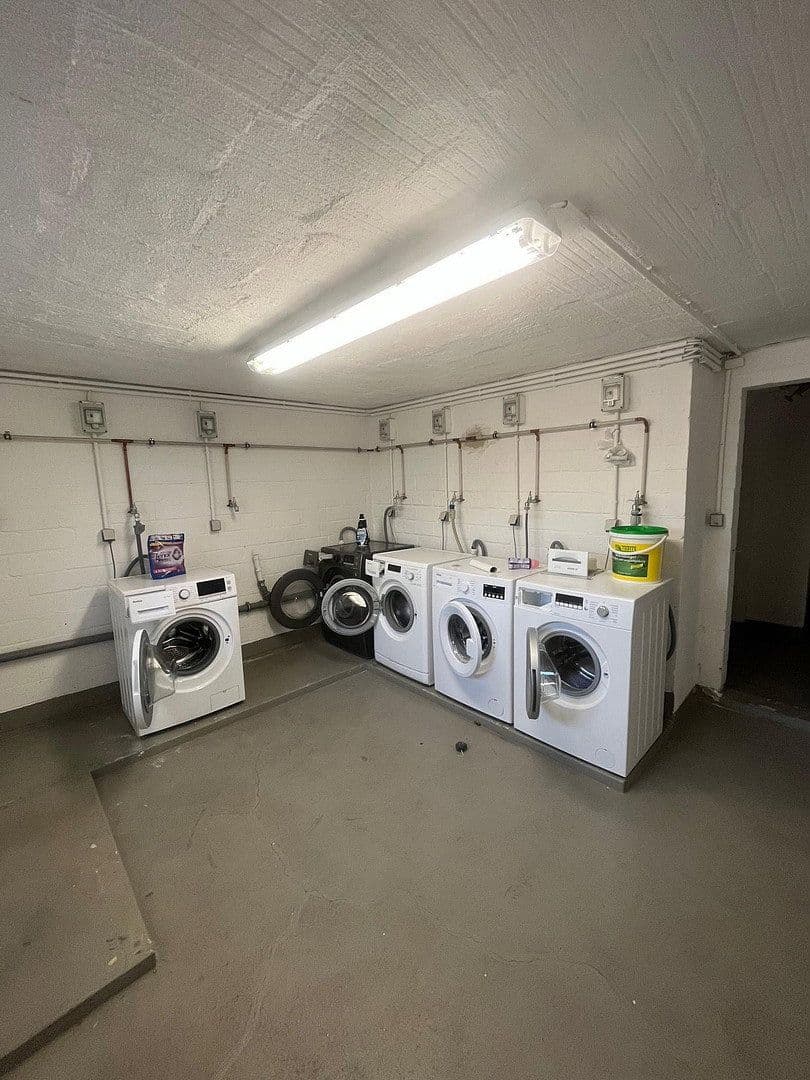 Predaj domu 440 m², pozemok 859 m², Bunnenbergstrasse 7, Garbsen, Dolné Sasko Predaj domu 440 m², pozemok 859 m², Bunnenbergstrasse 7, Garbsen, Dolné Sasko