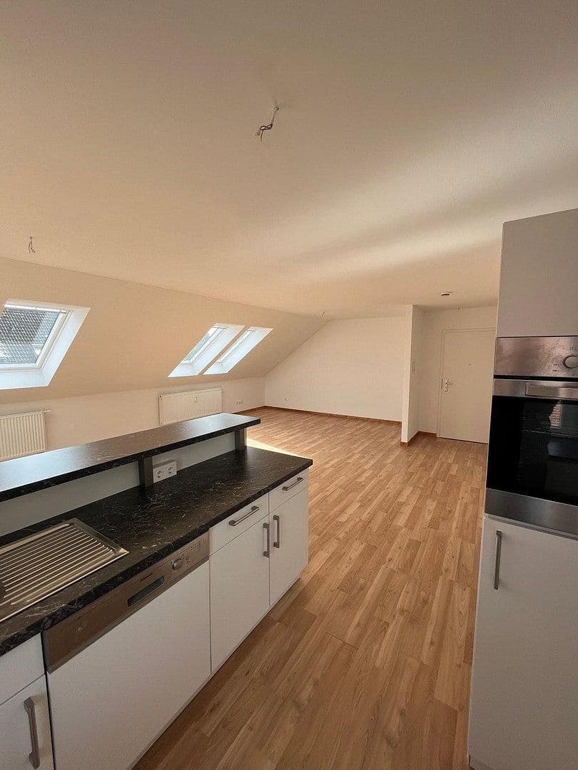 Predaj domu 440 m², pozemok 859 m², Bunnenbergstrasse 7, Garbsen, Dolné Sasko Predaj domu 440 m², pozemok 859 m², Bunnenbergstrasse 7, Garbsen, Dolné Sasko