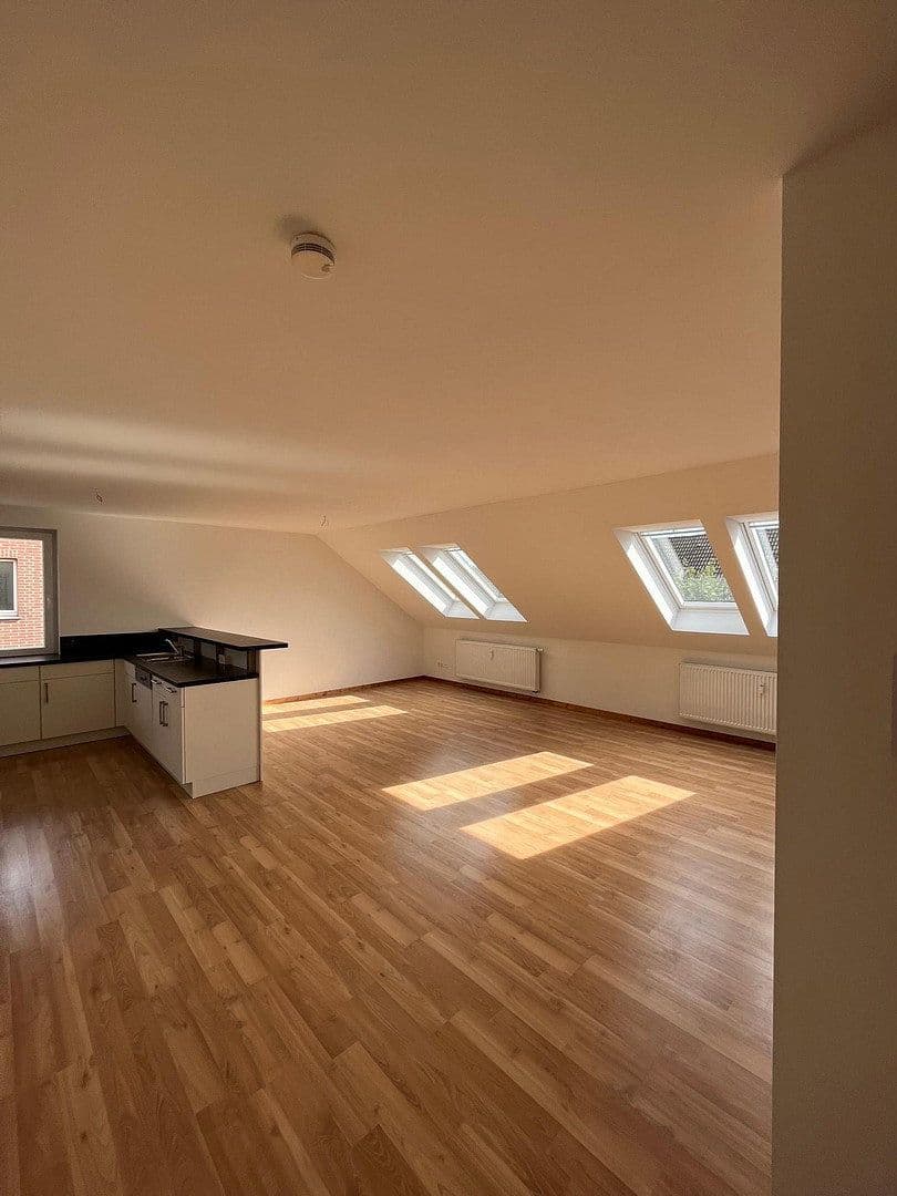 Predaj domu 440 m², pozemok 859 m², Bunnenbergstrasse 7, Garbsen, Dolné Sasko Predaj domu 440 m², pozemok 859 m², Bunnenbergstrasse 7, Garbsen, Dolné Sasko