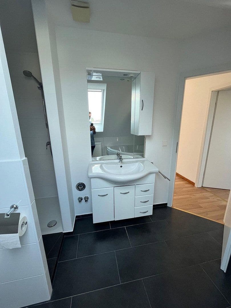 Predaj domu 440 m², pozemok 859 m², Bunnenbergstrasse 7, Garbsen, Dolné Sasko Predaj domu 440 m², pozemok 859 m², Bunnenbergstrasse 7, Garbsen, Dolné Sasko