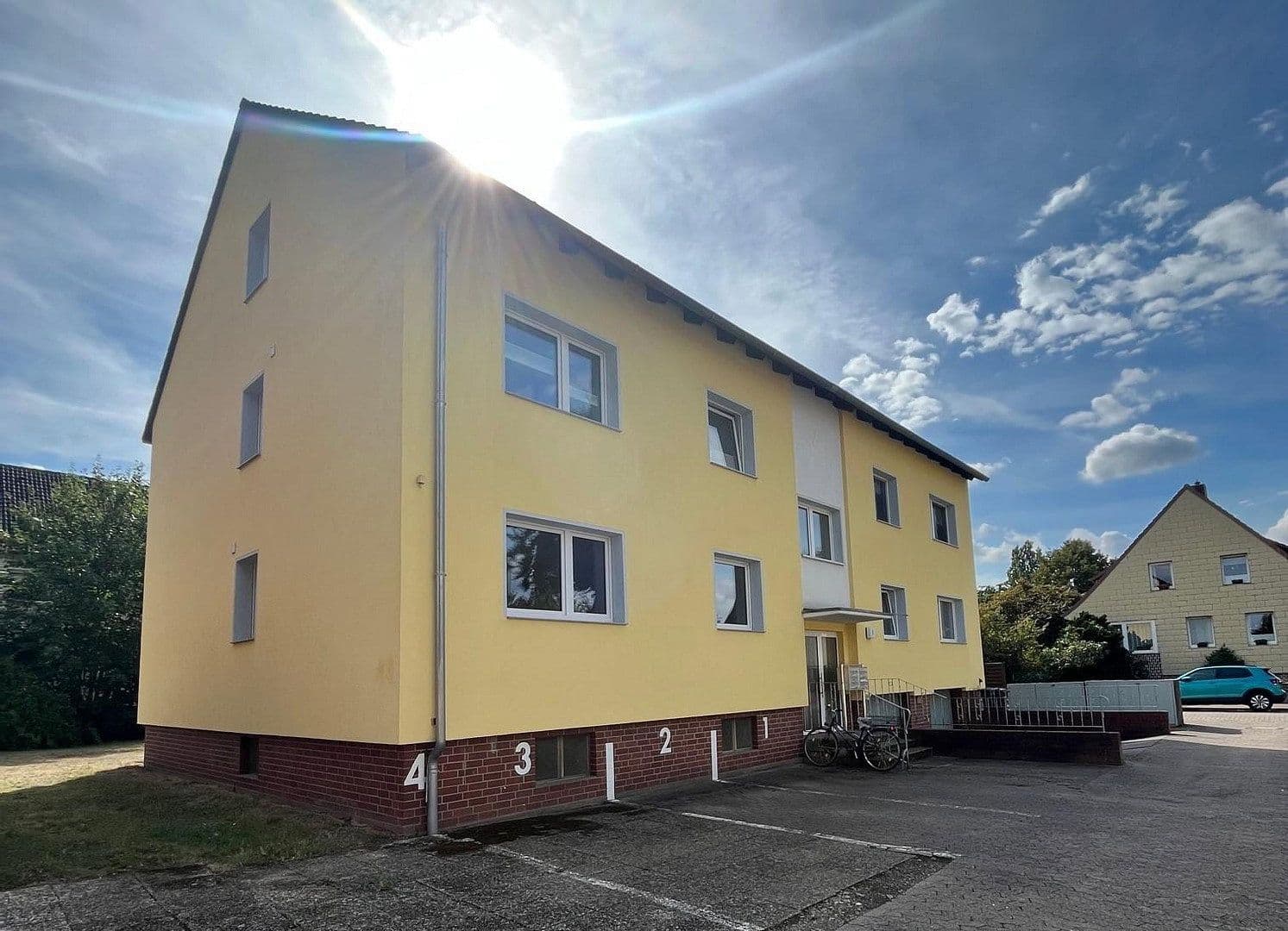Predaj domu 440 m², pozemok 859 m², Bunnenbergstrasse 7, Garbsen, Dolné Sasko Predaj domu 440 m², pozemok 859 m², Bunnenbergstrasse 7, Garbsen, Dolné Sasko