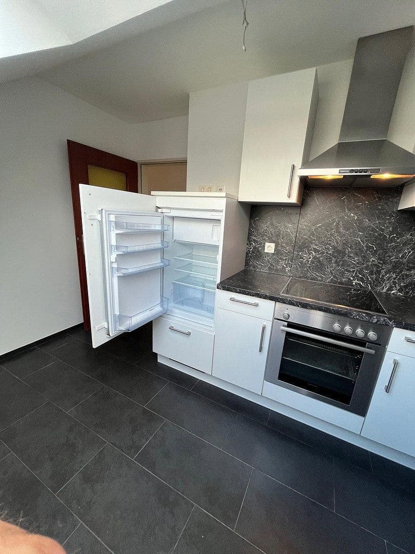 Predaj domu 440 m², pozemok 859 m², Bunnenbergstrasse 7, Garbsen, Dolné Sasko Predaj domu 440 m², pozemok 859 m², Bunnenbergstrasse 7, Garbsen, Dolné Sasko