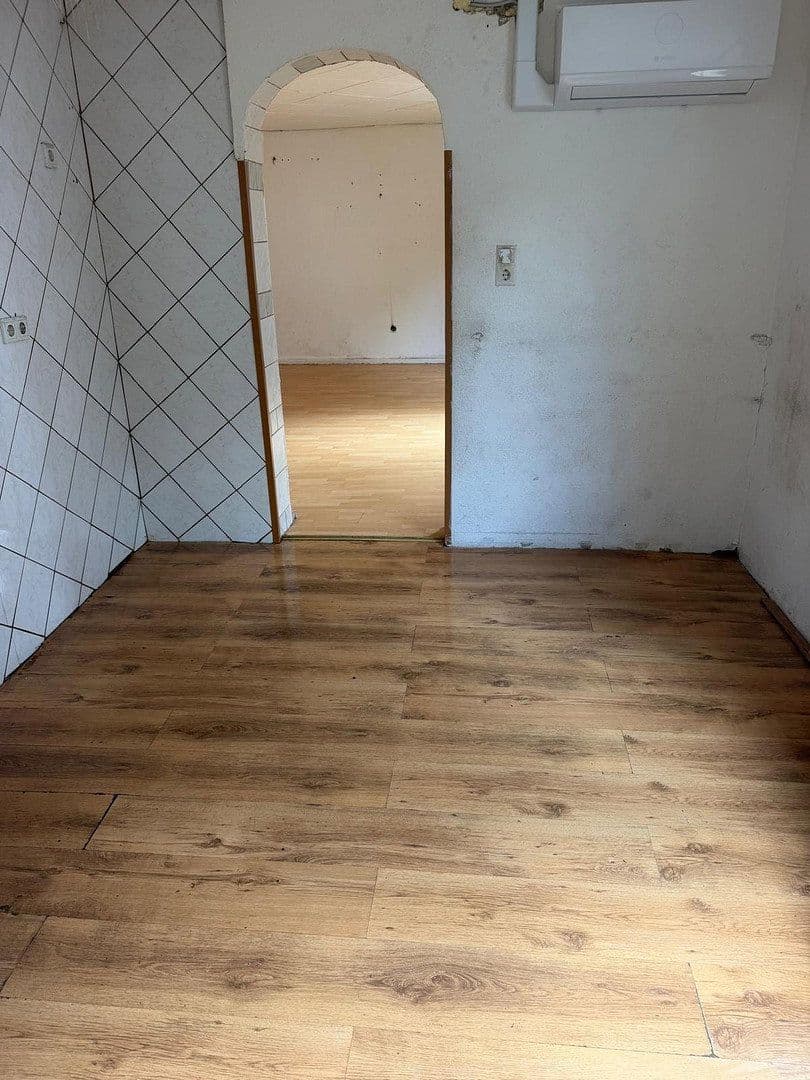 Prenájom bytu 3-izbový 70 m², Schwarzbach 134, Wuppertal, Severné Porýnie - Westfálsko Prenájom bytu 3-izbový 70 m², Schwarzbach 134, Wuppertal, Severné Porýnie - Westfálsko
