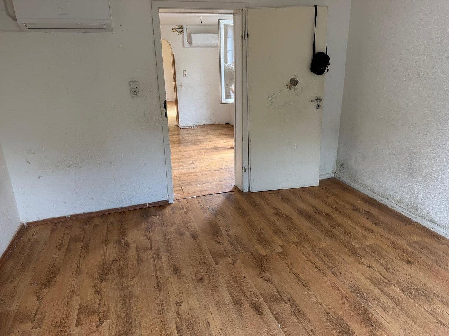 Prenájom bytu 3-izbový 70 m², Schwarzbach 134, Wuppertal, Severné Porýnie - Westfálsko Prenájom bytu 3-izbový 70 m², Schwarzbach 134, Wuppertal, Severné Porýnie - Westfálsko