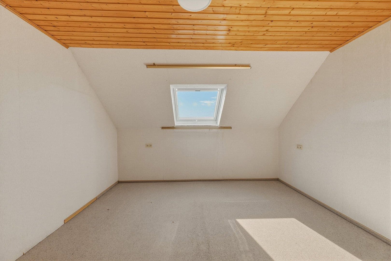 Predaj domu 145 m², pozemok 774 m², Dellmensinger Str. 30, Erbach, Bádensko-Wurttembersko Predaj domu 145 m², pozemok 774 m², Dellmensinger Str. 30, Erbach, Bádensko-Wurttembersko