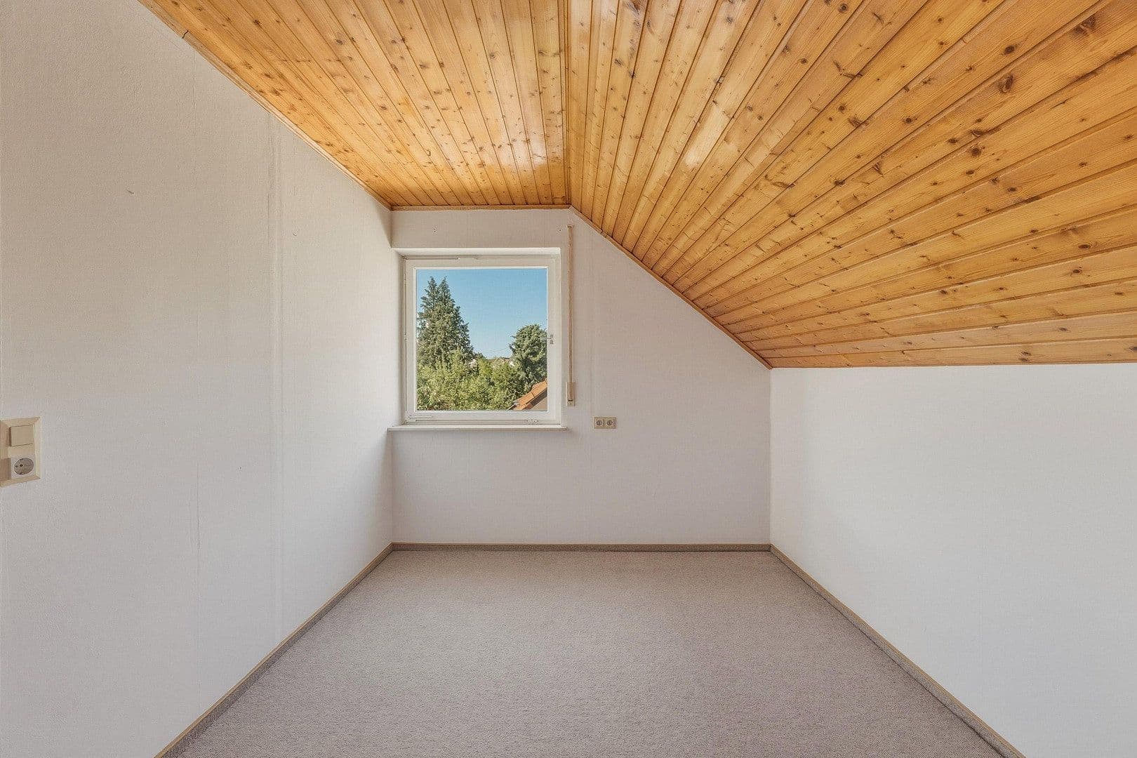 Predaj domu 145 m², pozemok 774 m², Dellmensinger Str. 30, Erbach, Bádensko-Wurttembersko Predaj domu 145 m², pozemok 774 m², Dellmensinger Str. 30, Erbach, Bádensko-Wurttembersko