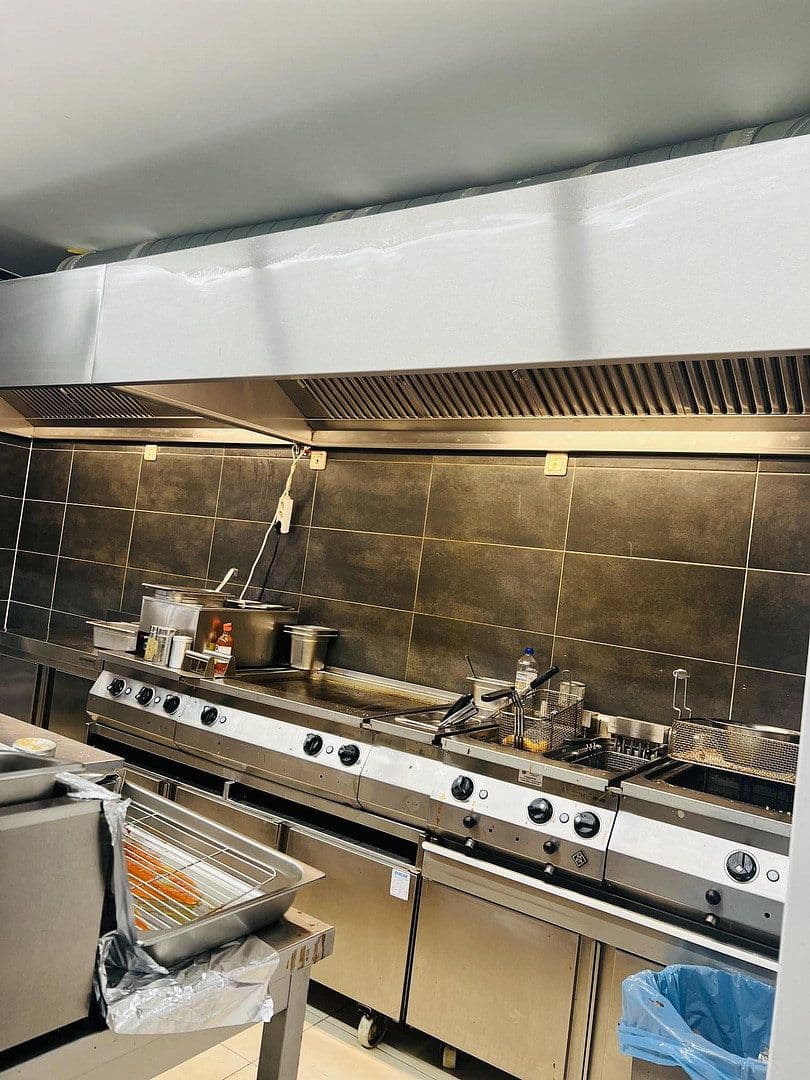 Predaj nebytového priestoru 90 m², Yorckstraße 81-82, Berlin, Berlín Predaj nebytového priestoru 90 m², Yorckstraße 81-82, Berlin, Berlín