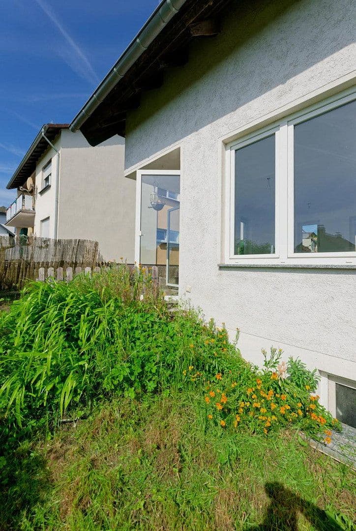 Predaj domu 107 m², pozemok 332 m², Mehren, Porýnie-Falcko Predaj domu 107 m², pozemok 332 m², Mehren, Porýnie-Falcko