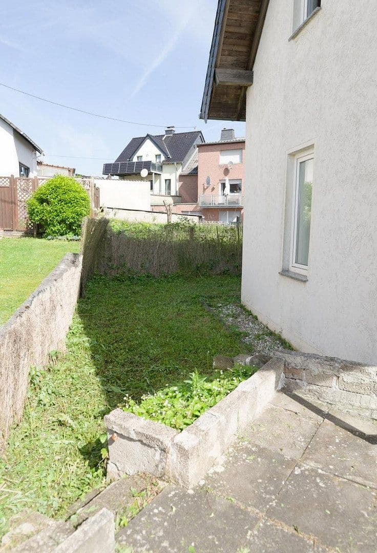 Predaj domu 107 m², pozemok 332 m², Mehren, Porýnie-Falcko Predaj domu 107 m², pozemok 332 m², Mehren, Porýnie-Falcko