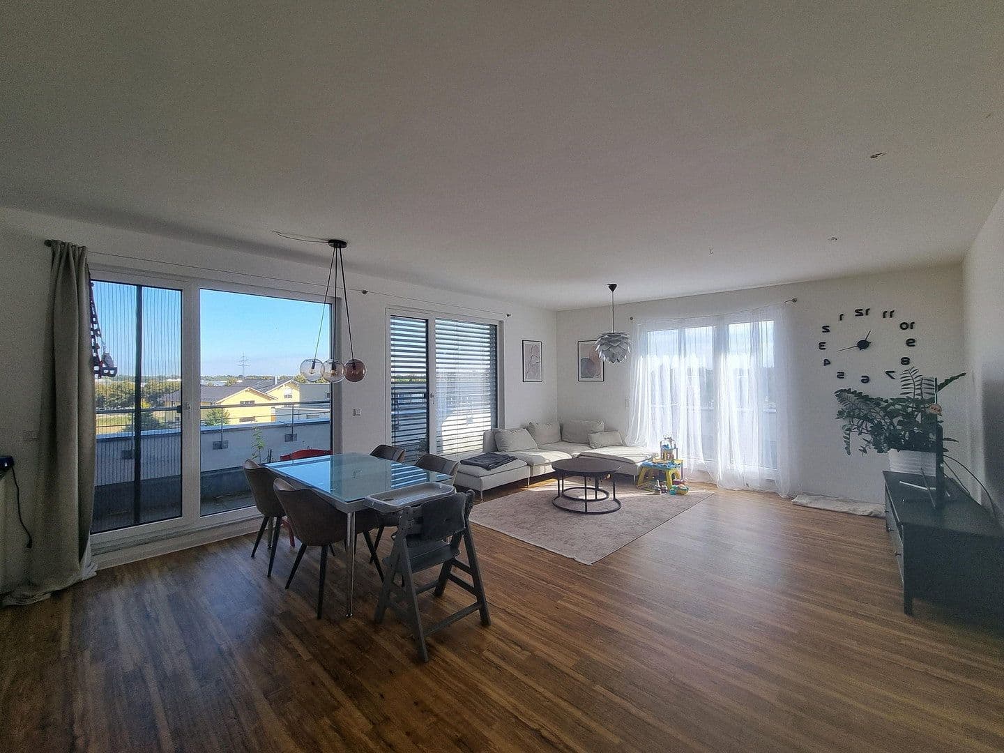 Prenájom bytu 4-izbový 111 m², Georg-Huber-Straße 14a, Zorneding - Ortsteil Pöring, Bavorsko Prenájom bytu 4-izbový 111 m², Georg-Huber-Straße 14a, Zorneding - Ortsteil Pöring, Bavorsko