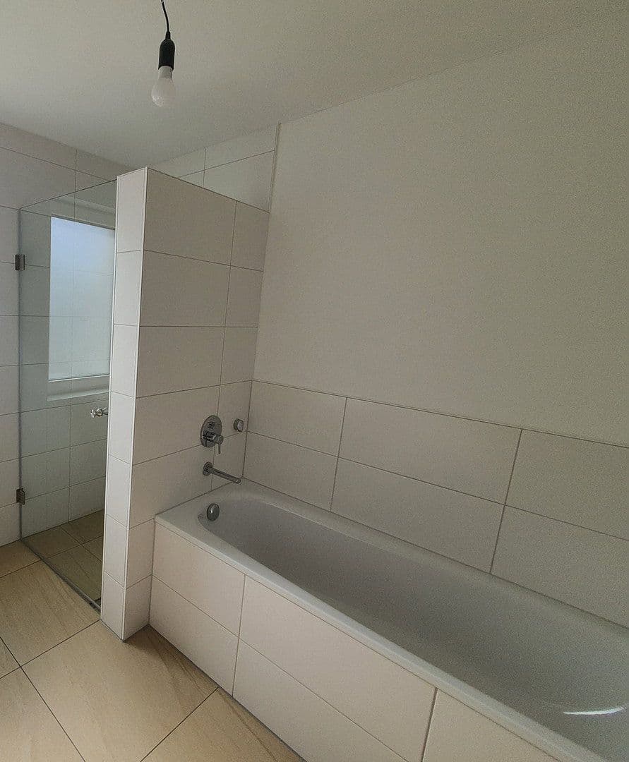 Prenájom bytu 4-izbový 111 m², Georg-Huber-Straße 14a, Zorneding - Ortsteil Pöring, Bavorsko Prenájom bytu 4-izbový 111 m², Georg-Huber-Straße 14a, Zorneding - Ortsteil Pöring, Bavorsko